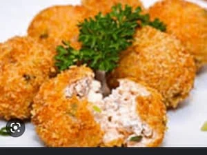 6 bolinho de peixe + 6 bolinho de kani