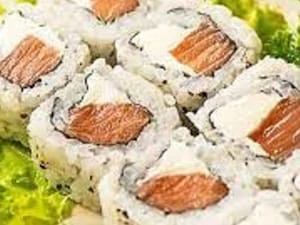 Uramaki filadelfia 10 unidades + 10 unidades de sakemaki